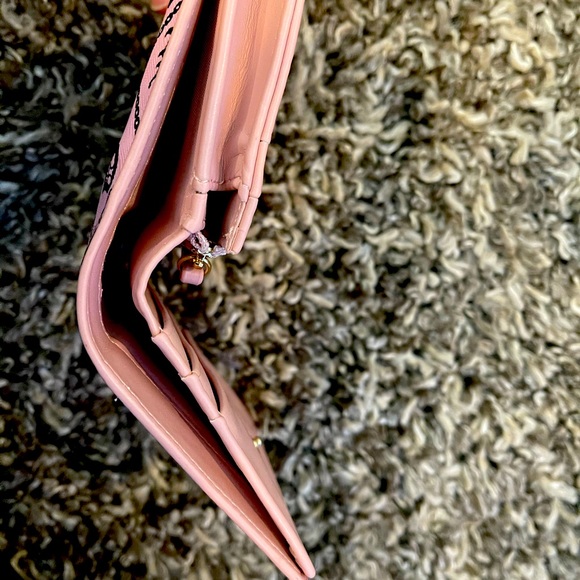 Bella Doña Pink Wallet - Picture 6 of 6
